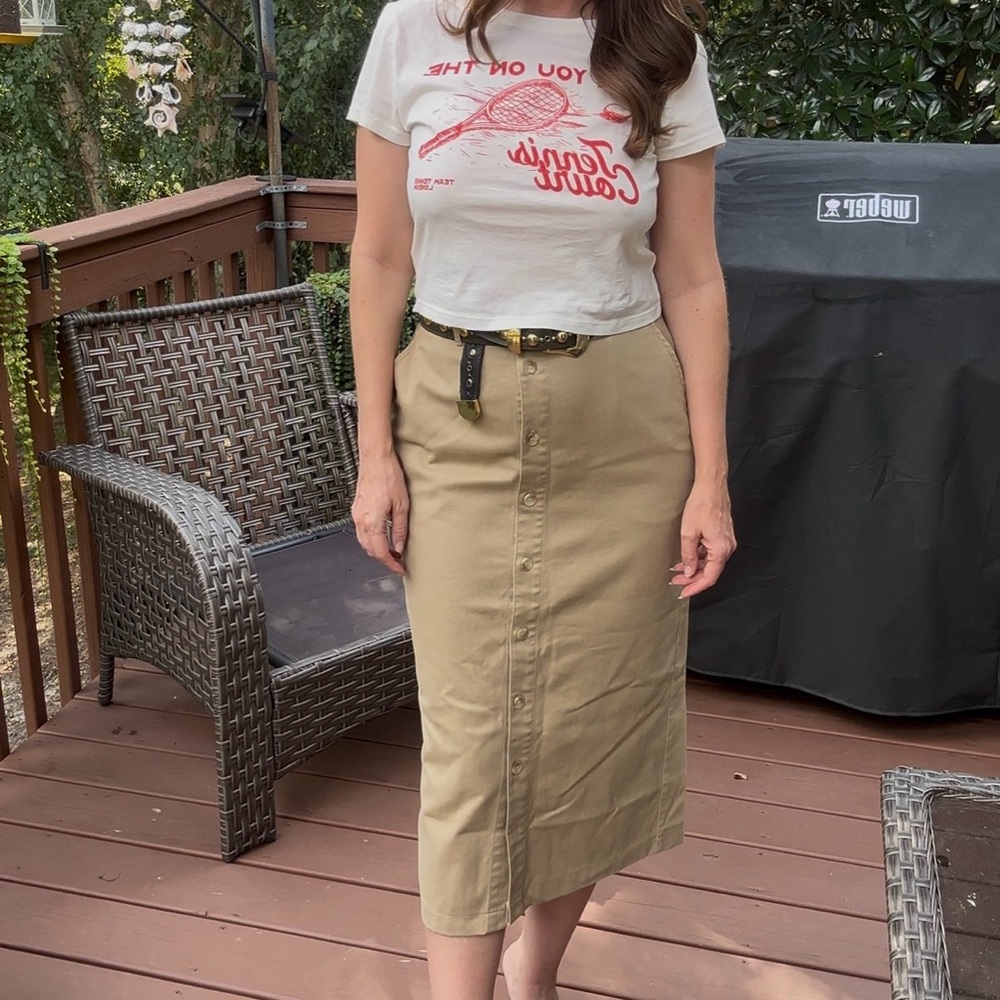 VTG Jones New York 90s Button Front Khaki Midi Skirt | Academia
Minimalist | 12P